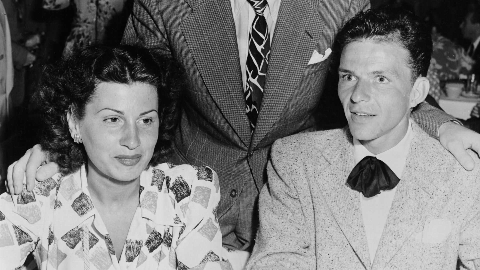 CIRCA 1945:  Pop singer Frank Sinatra and his wife Nancy Sinatra attend an event in circa 1945. (Photo by Michael Ochs Archives/Getty Images)