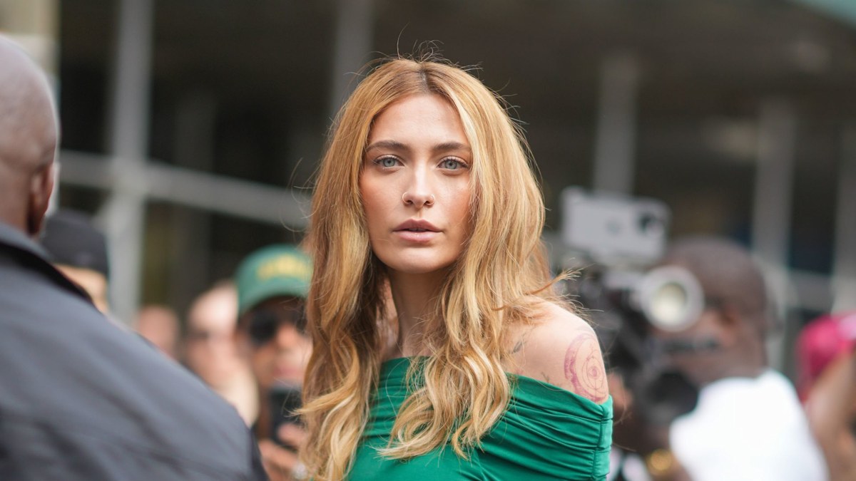 Paris Jackson is a goddess in figure-hugging tight green dress at New York Fashion Week