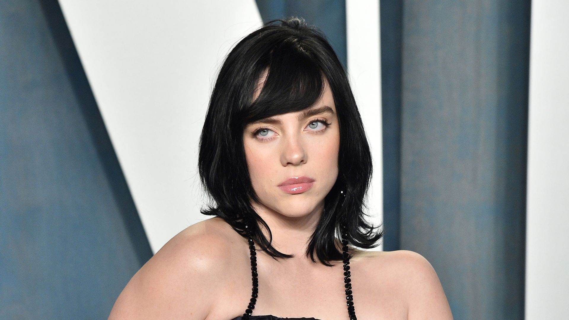 Billie Eilish attends the 2022 Vanity Fair Oscar Party hosted by Radhika Jones at Wallis Annenberg Center for the Performing Arts on March 27, 2022 in Beverly Hills, California.