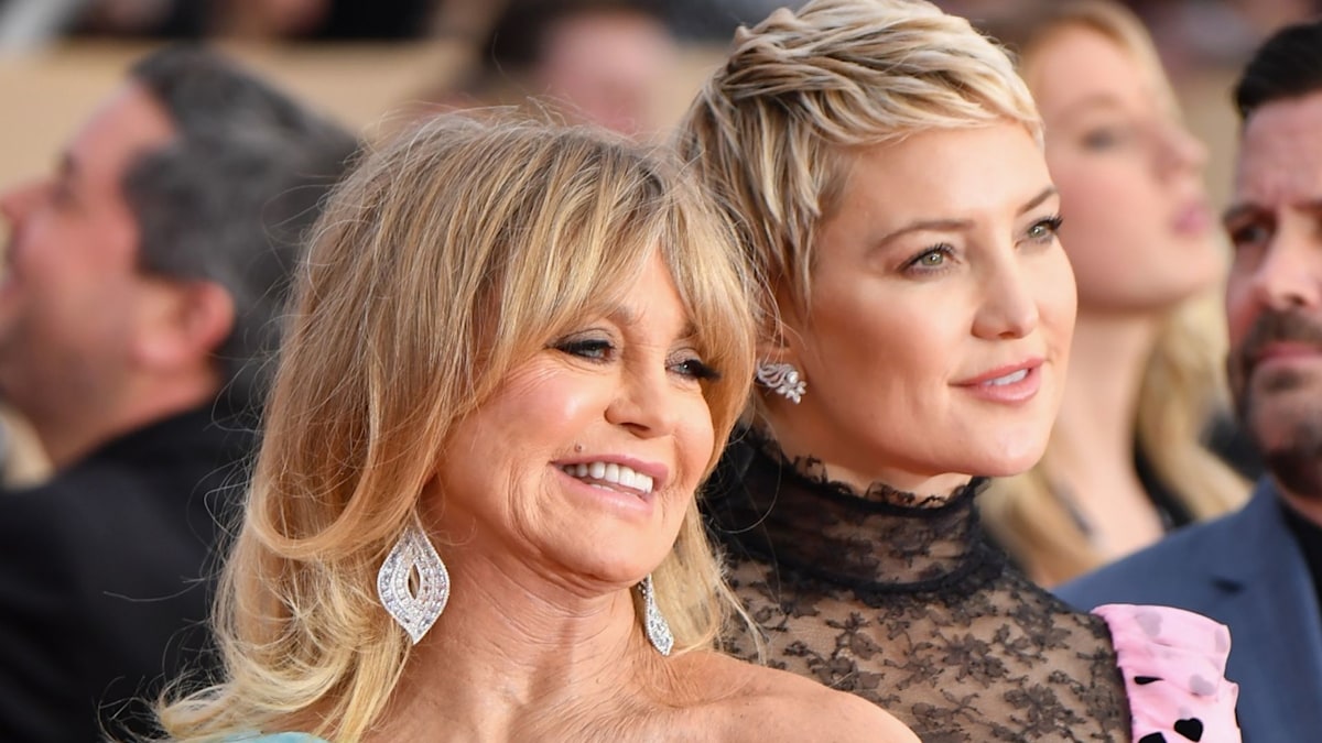 Goldie Hawn 76 Wows In Swimsuit Photos Alongside Bikini Clad Kate