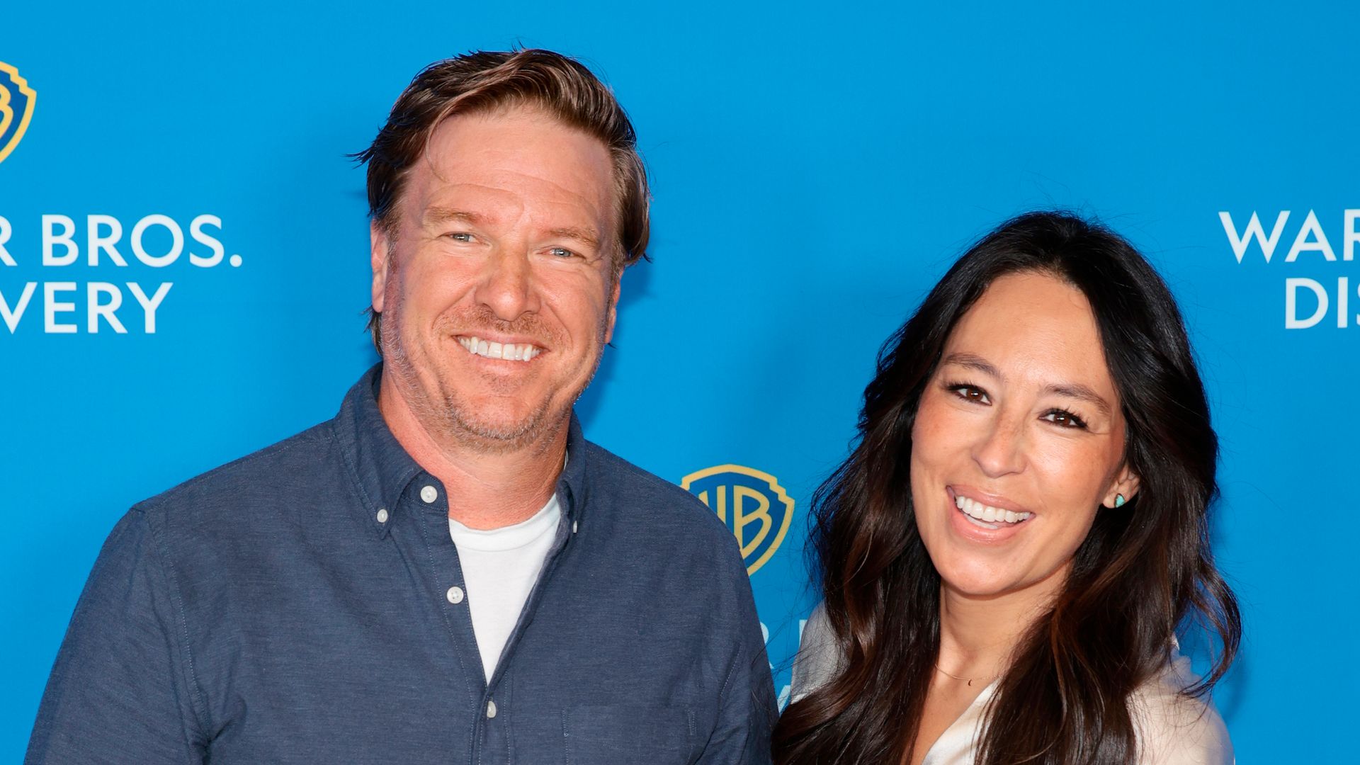 Chip Gaines, Fixer Upper on Magnolia and Joanna Gaines, Fixer Upper on Magnolia attend the Warner Bros. Discovery Upfront 2022 arrivals on the red carpet at MSG Studios on May 18, 2022 in New York City.