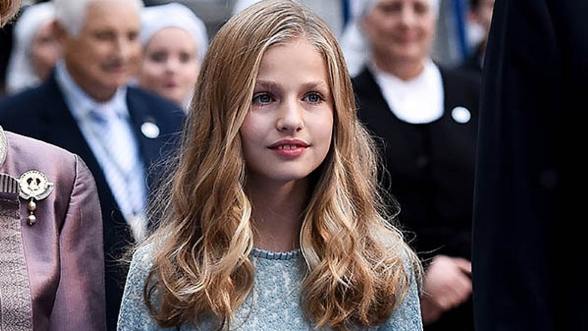Queen Letizia's daughter Princess Leonor, 15, to carry out first solo  engagement