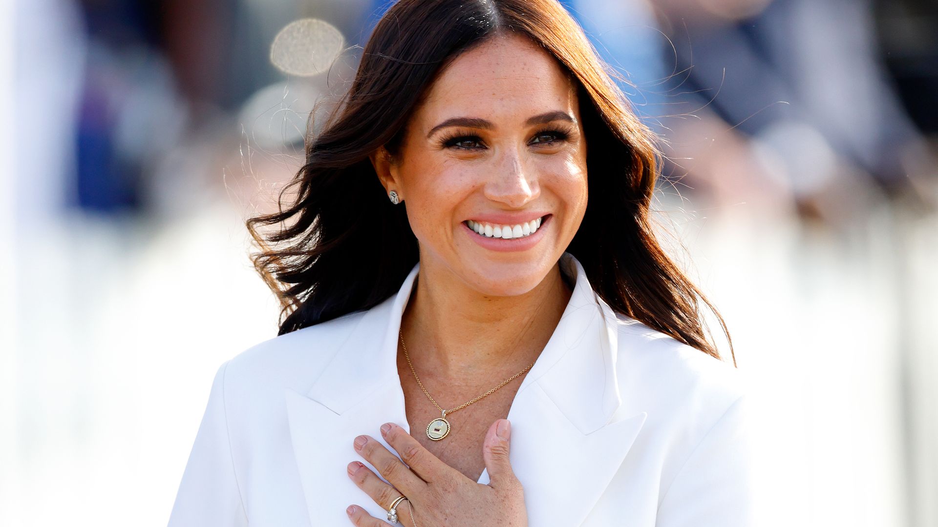 meghan markle in a white suit