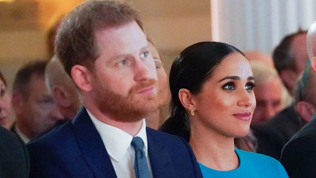 prince harry meghan markle looking up