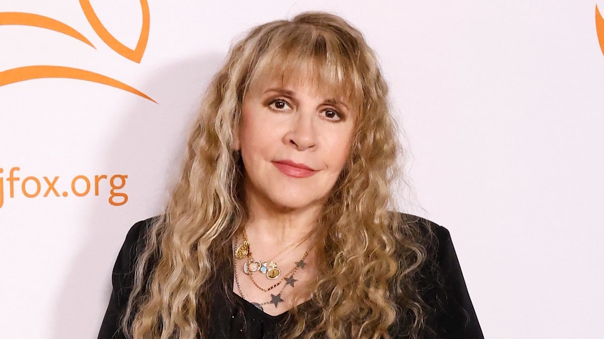 Stevie Nicks 'scares' fans with new health update