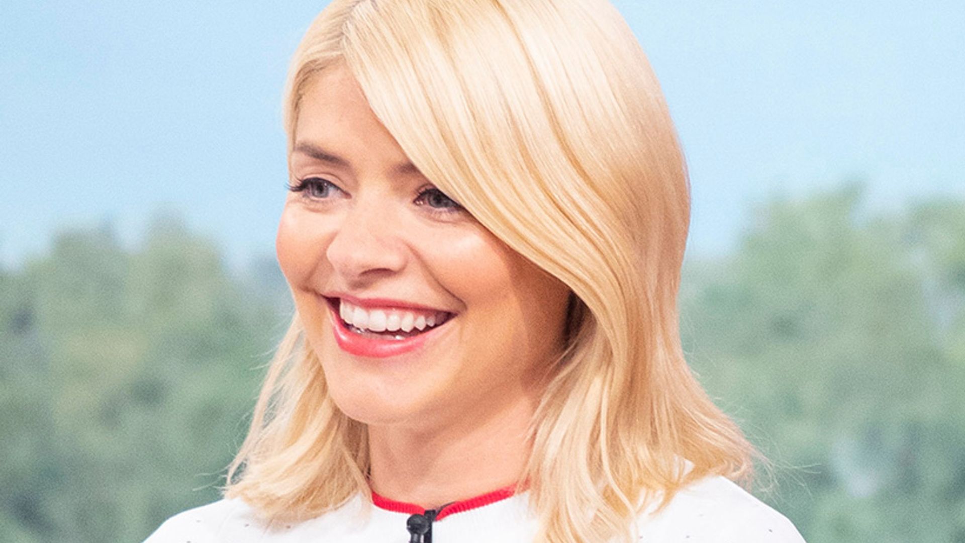 holly willoughby cream lace dress this morning