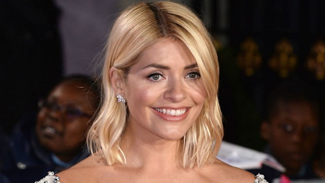 holly willoughby family night sister