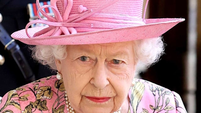 queen cancels christmas lunch