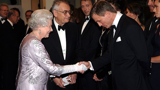 the queen handshake