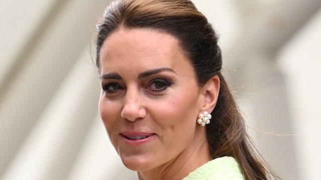 Princess Kate dazzles Wimbledon crowds as she steps out in stunning green ensemble for women's final