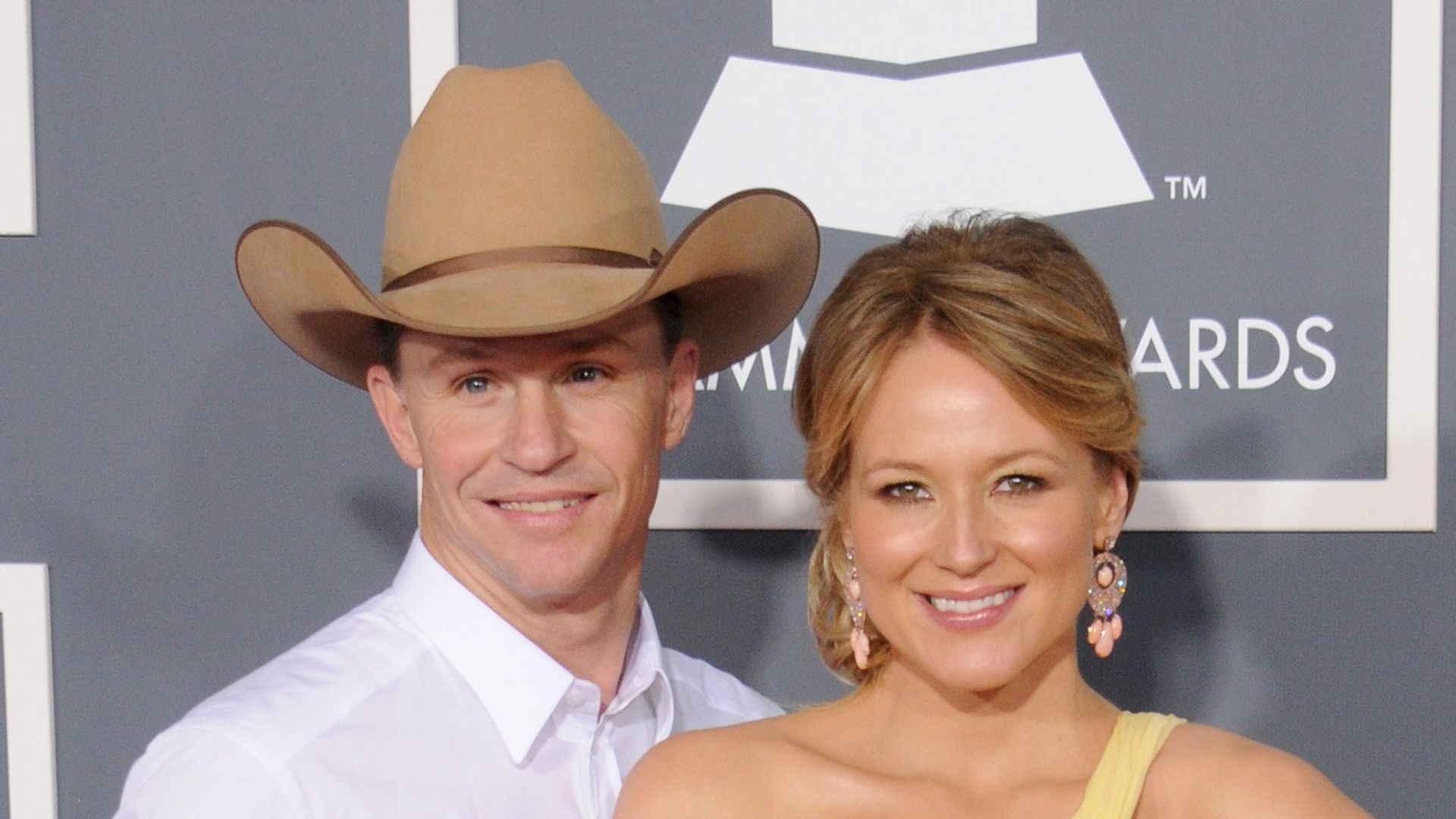 What happened between Jewel and her famous ex-husband after 16 years together?