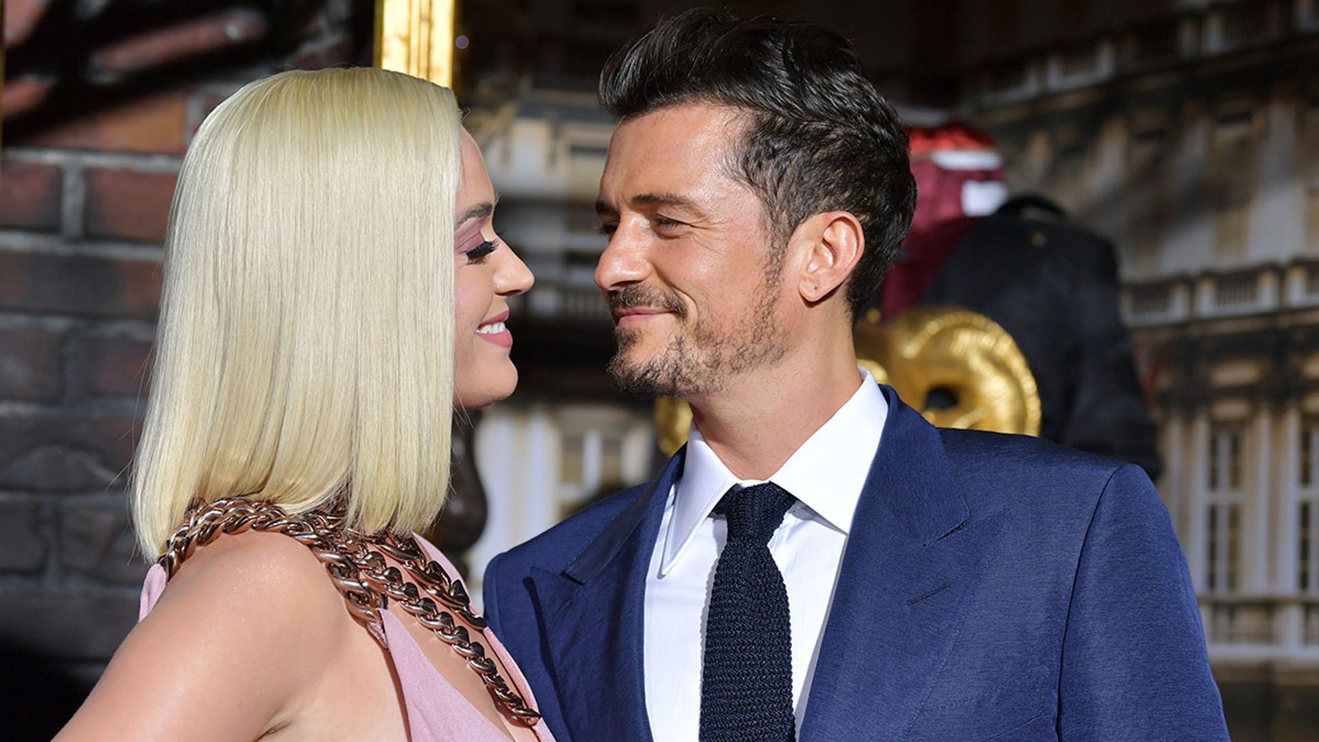 Katy Perry's story of how she first met Orlando Bloom is BRILLIANT!