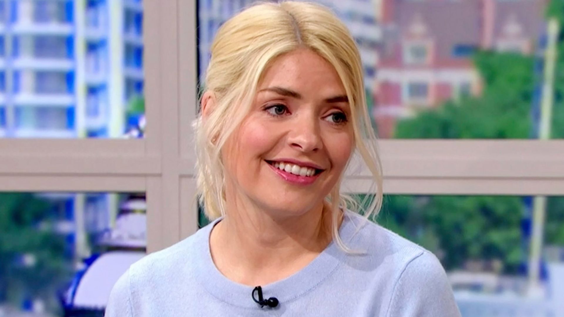 holly willoughby outfit