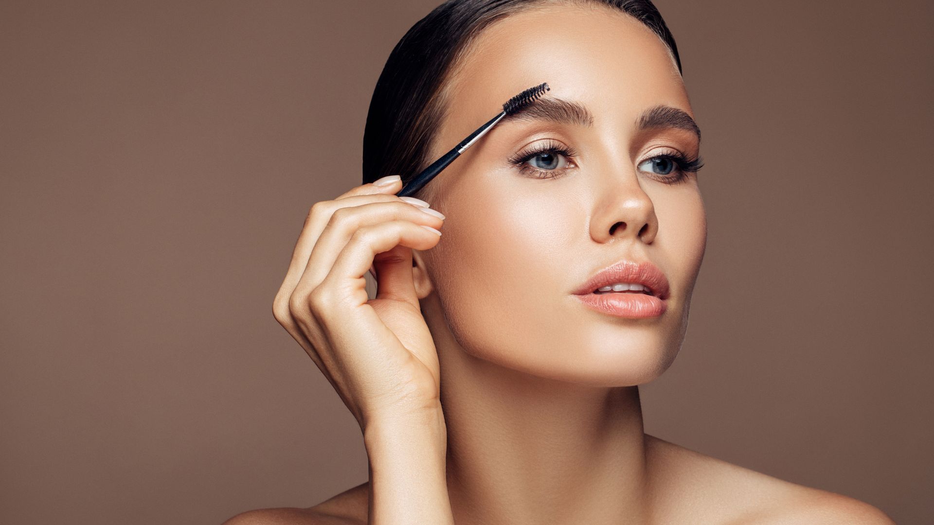 9 eyebrow trends set to take over in 2026 - from microshading to bleaching