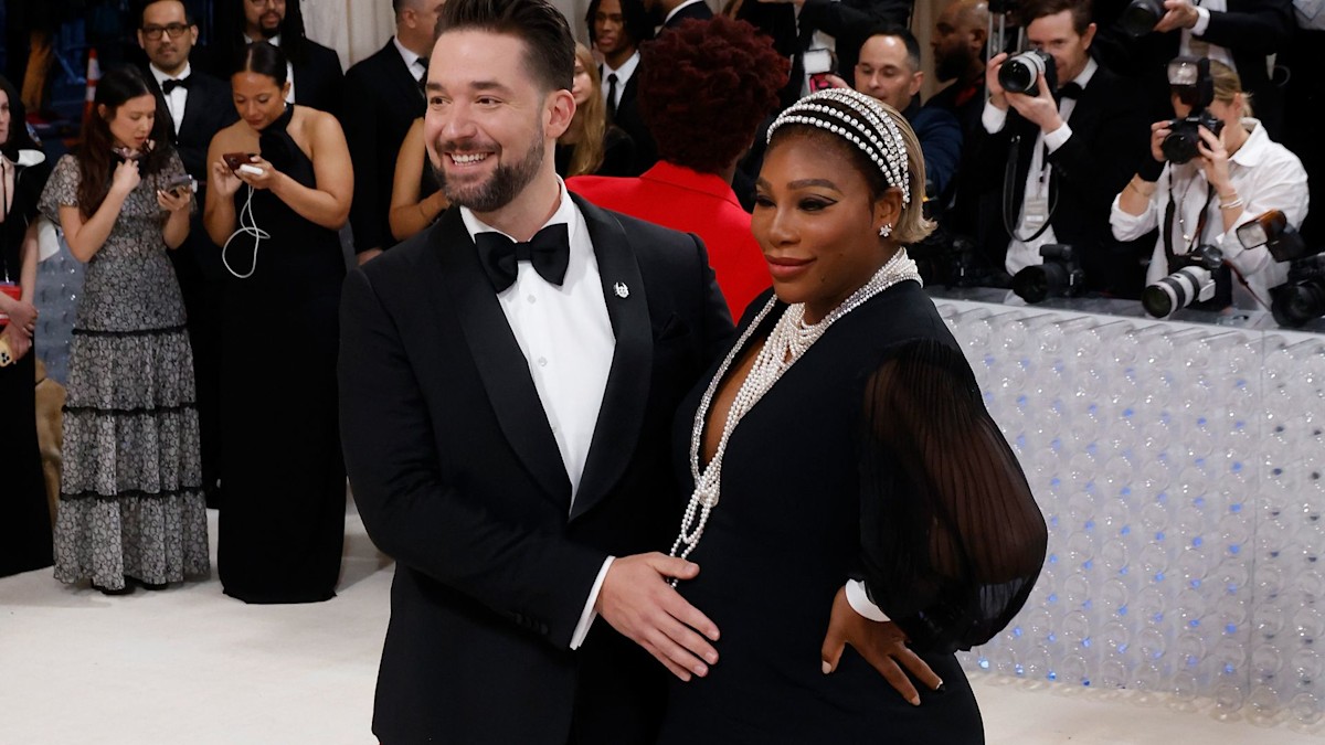 Serena Williams and Alexis Ohanian Give First Glimpse at Baby No. 2