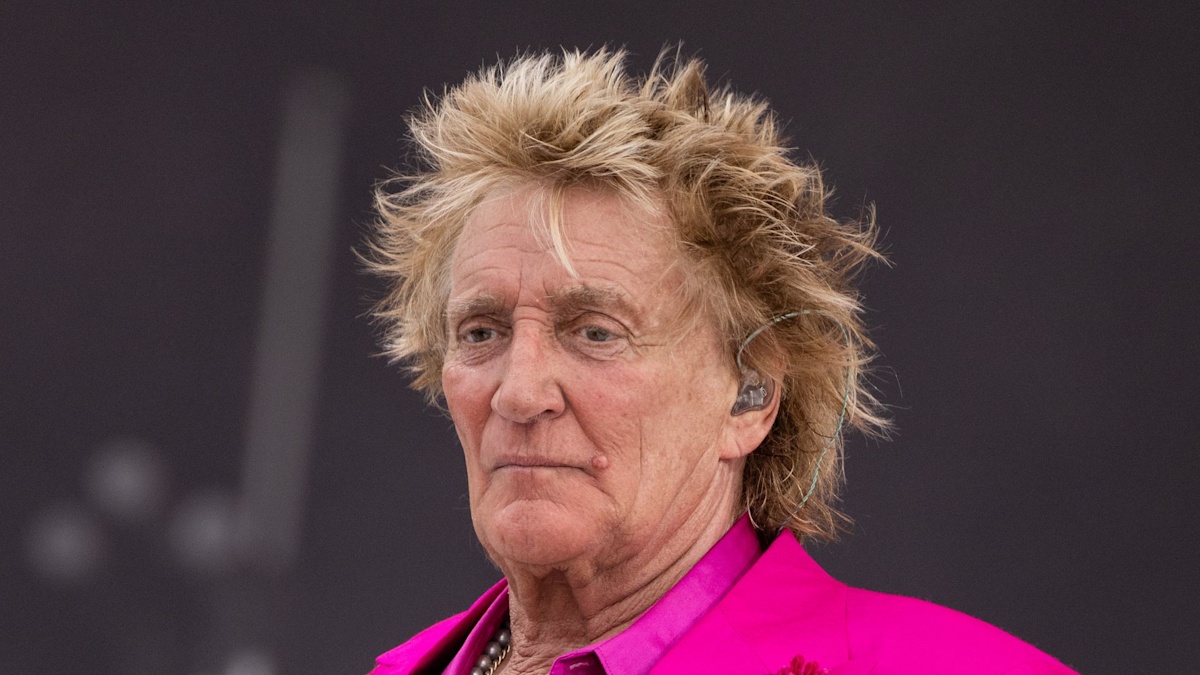 Rod Stewart breaks silence on 'emotional' moment as fans all say the same thing
