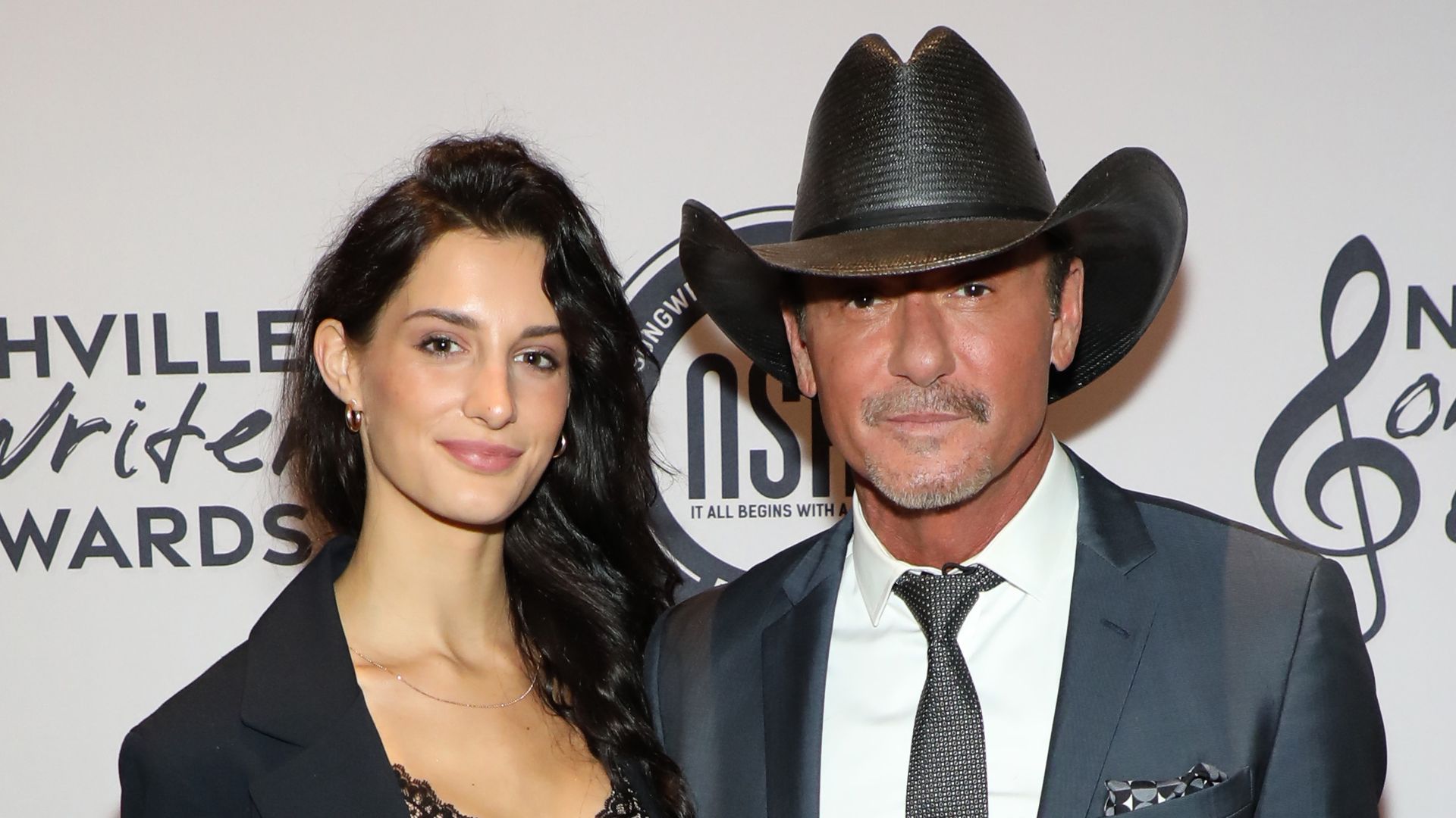 Audrey McGraw and father Tim McGraw