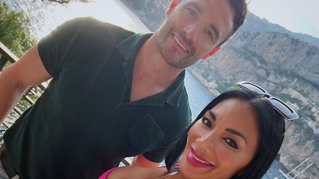 nicole scherzinger thom evans selfie holiday france