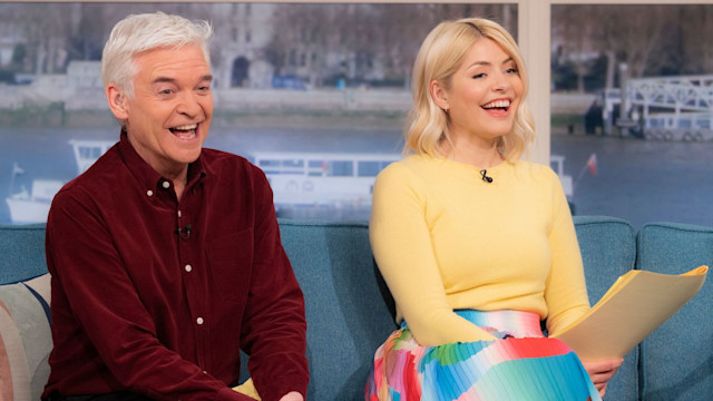 Phillip Schofield and Holly Willoughby on This Morning sofa