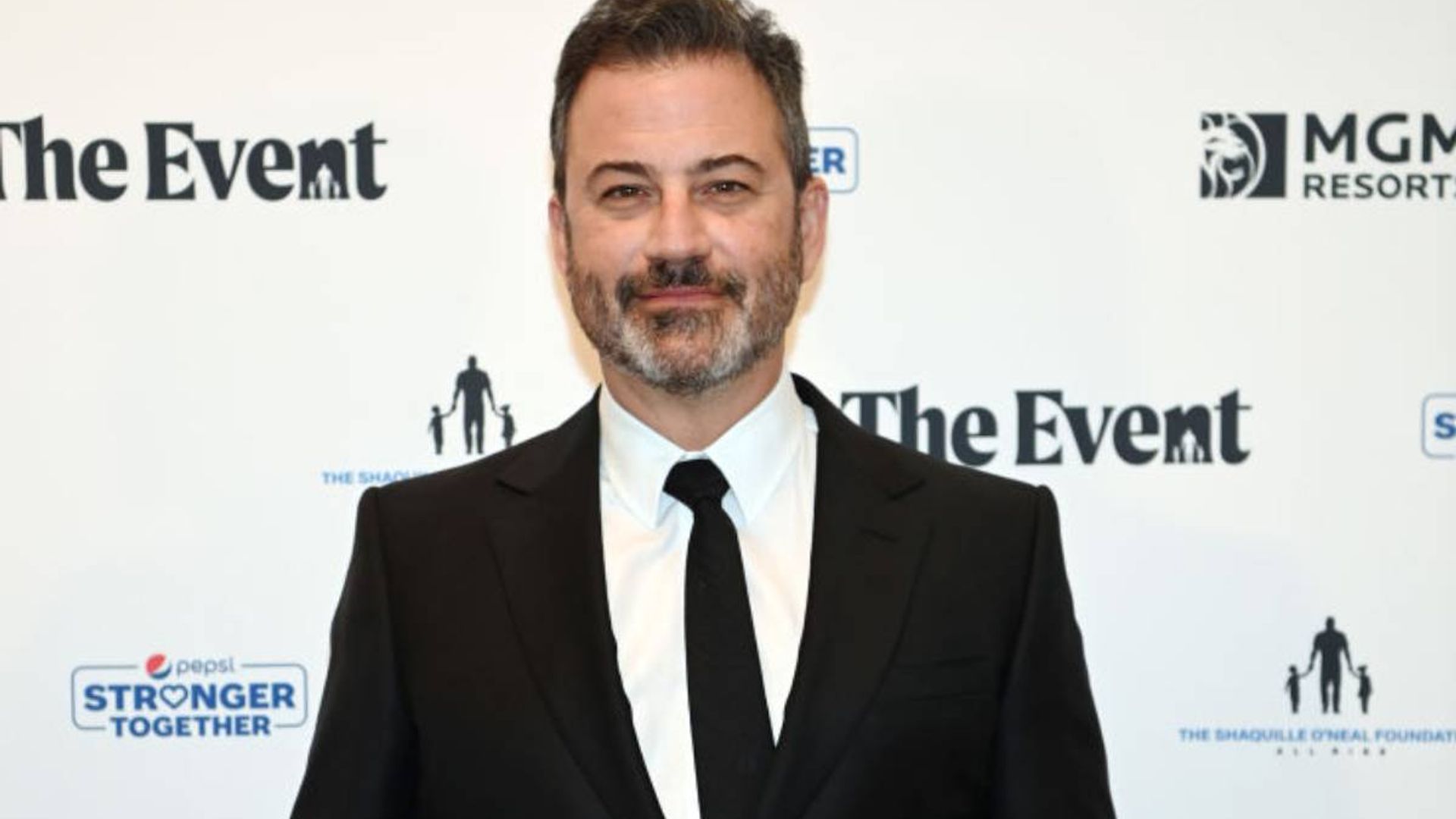 Jimmy Kimmel suffers terrifying accident while cooking Thanksgiving ...