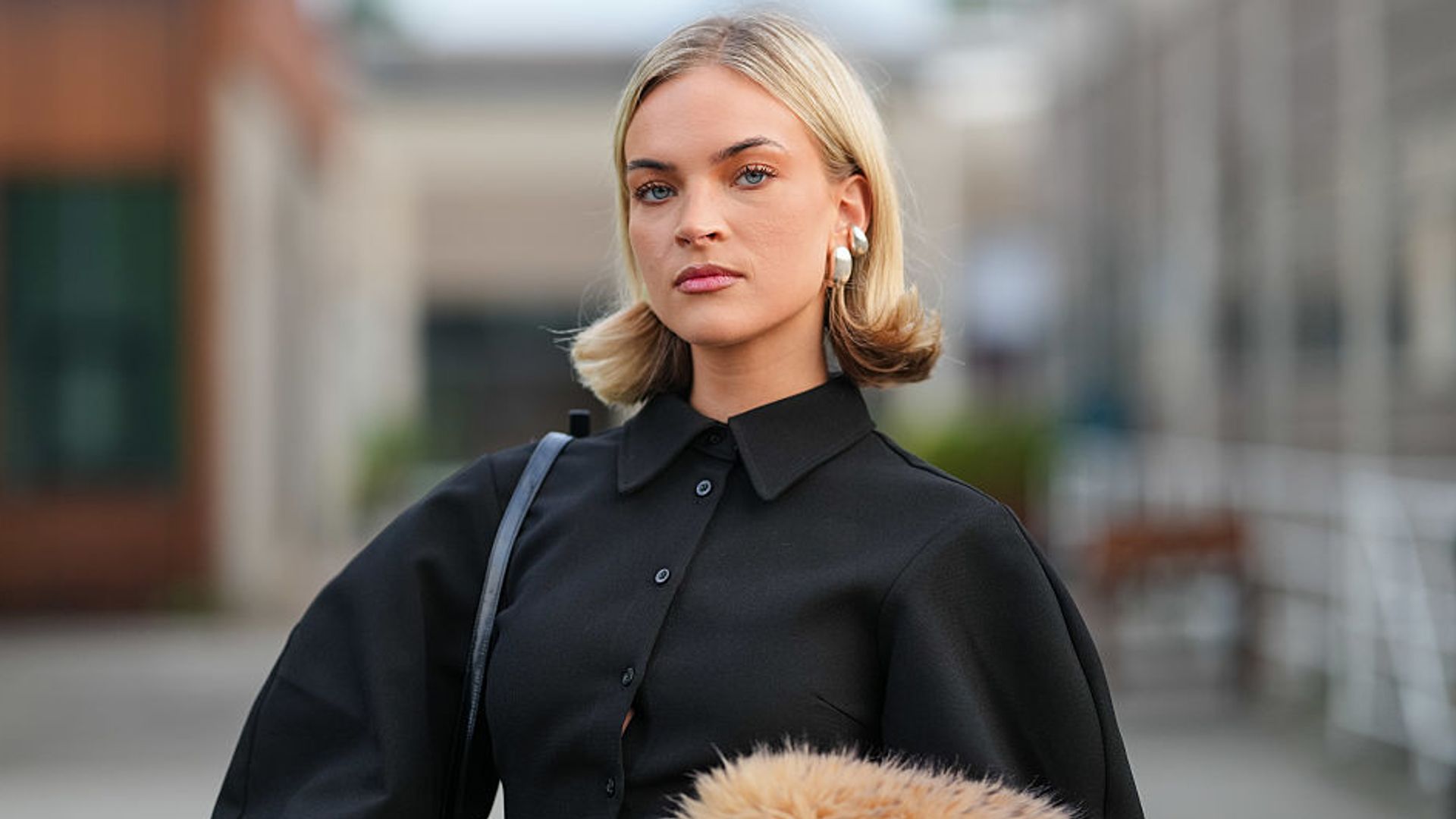 woman fashion week blonde bumped bob