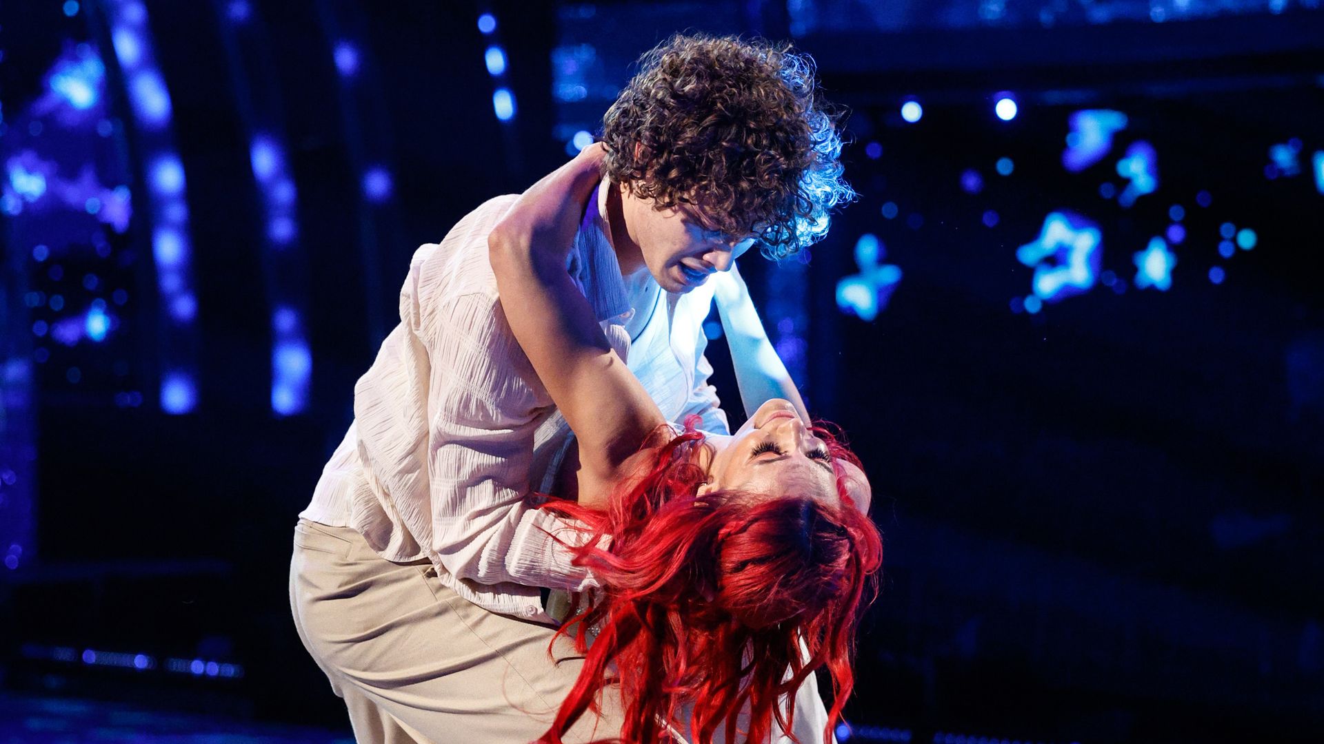 Bobby Brazier and Dianne Buswell dancing