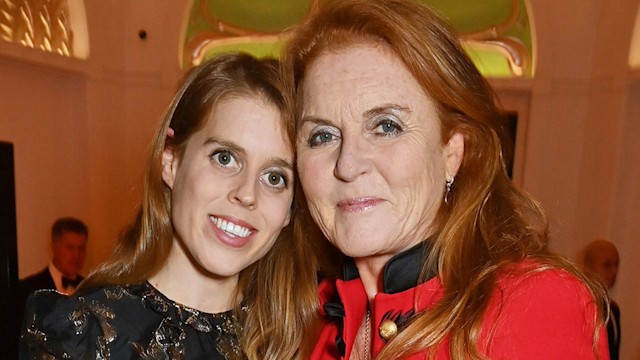 princess beatrice sarah ferguson cuddle