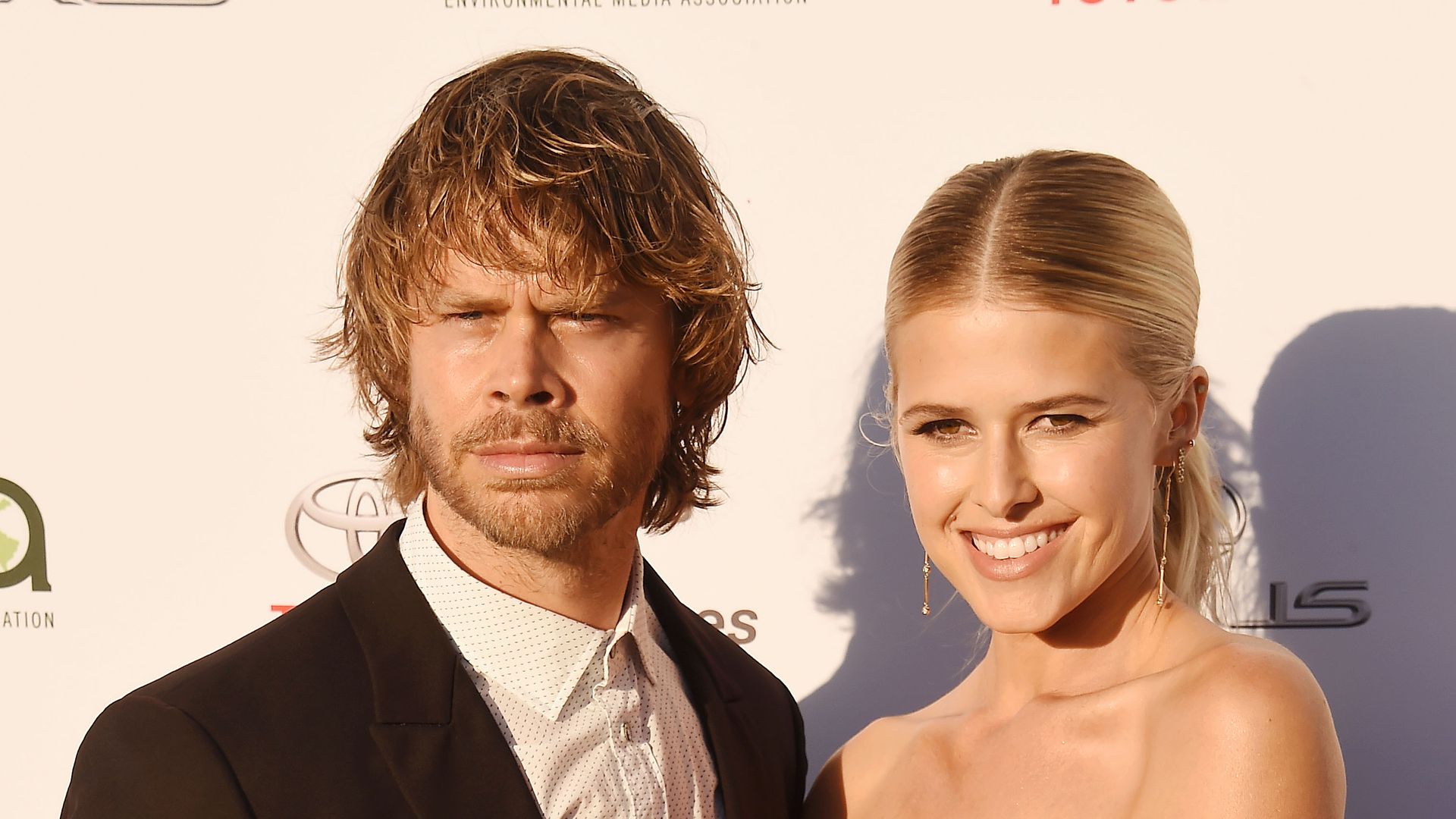 Eric Christian Olsen and Sarah Wright Olsen arrive at the 27th Annual EMA Awards