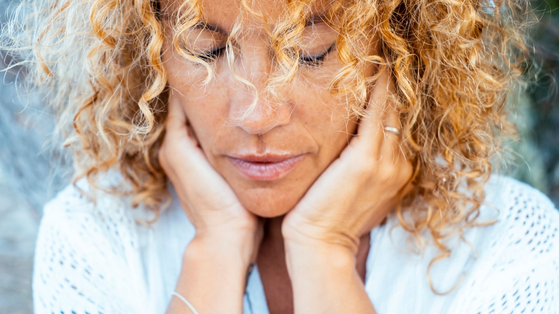 Silent signs your cortisol is high – and how to lower it naturally