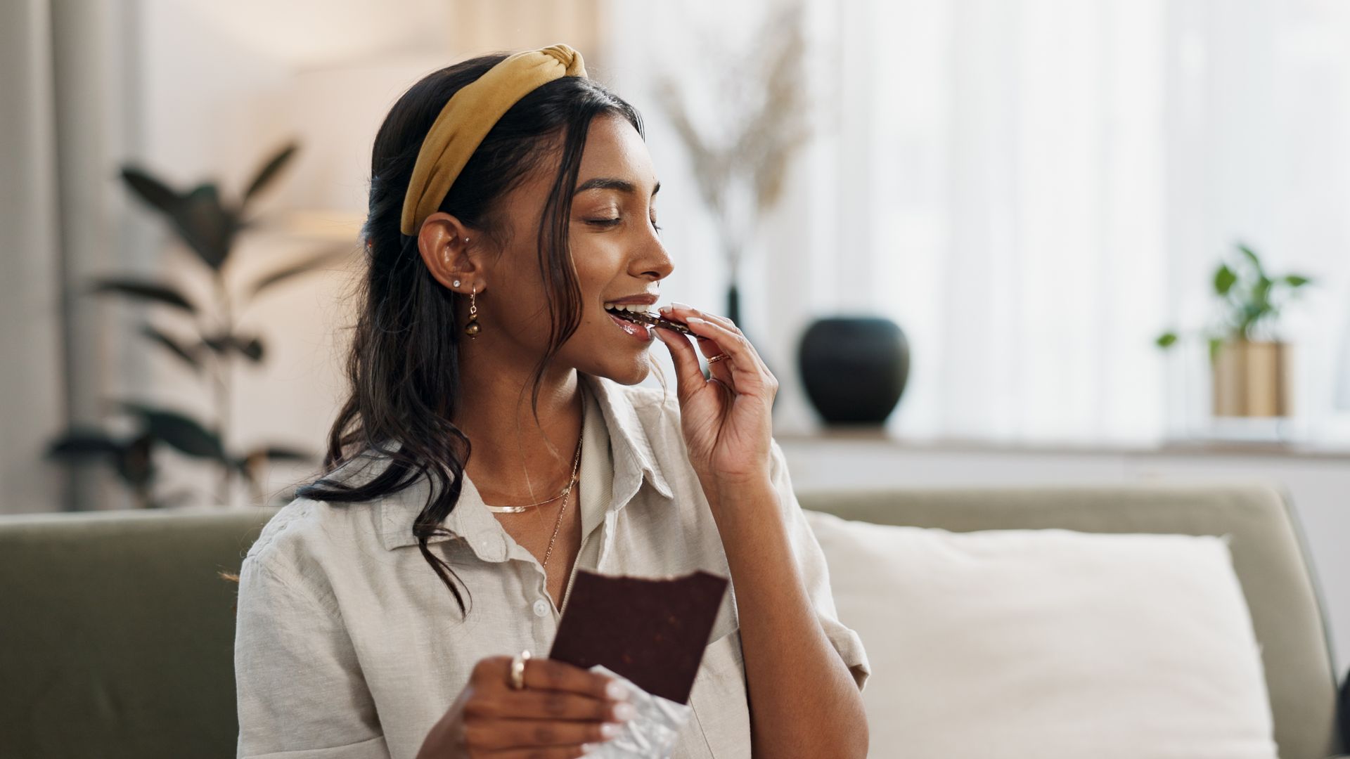 Eating without awareness can also damage your diet