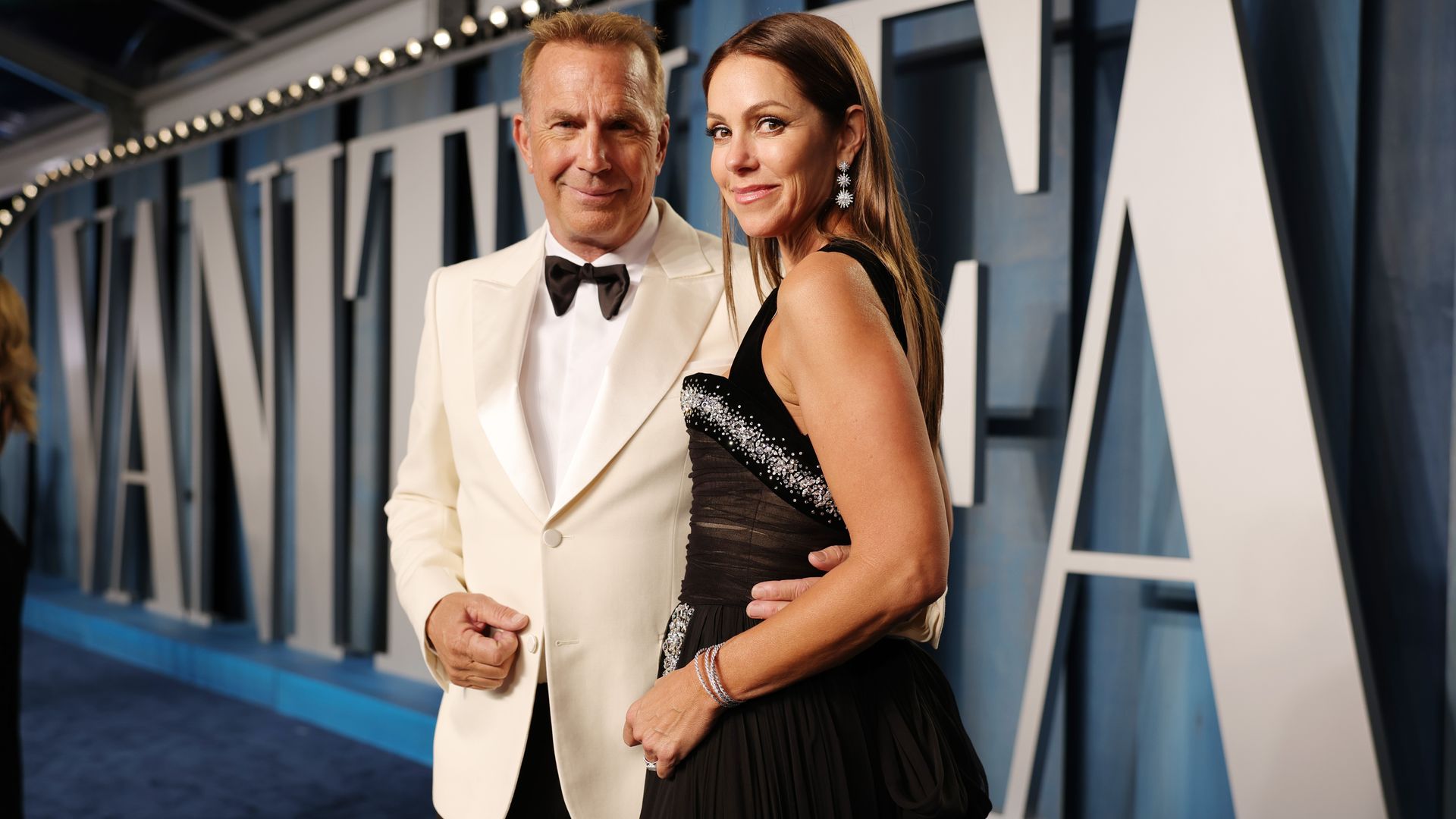  Kevin Costner and Christine on the red carpet in 2022