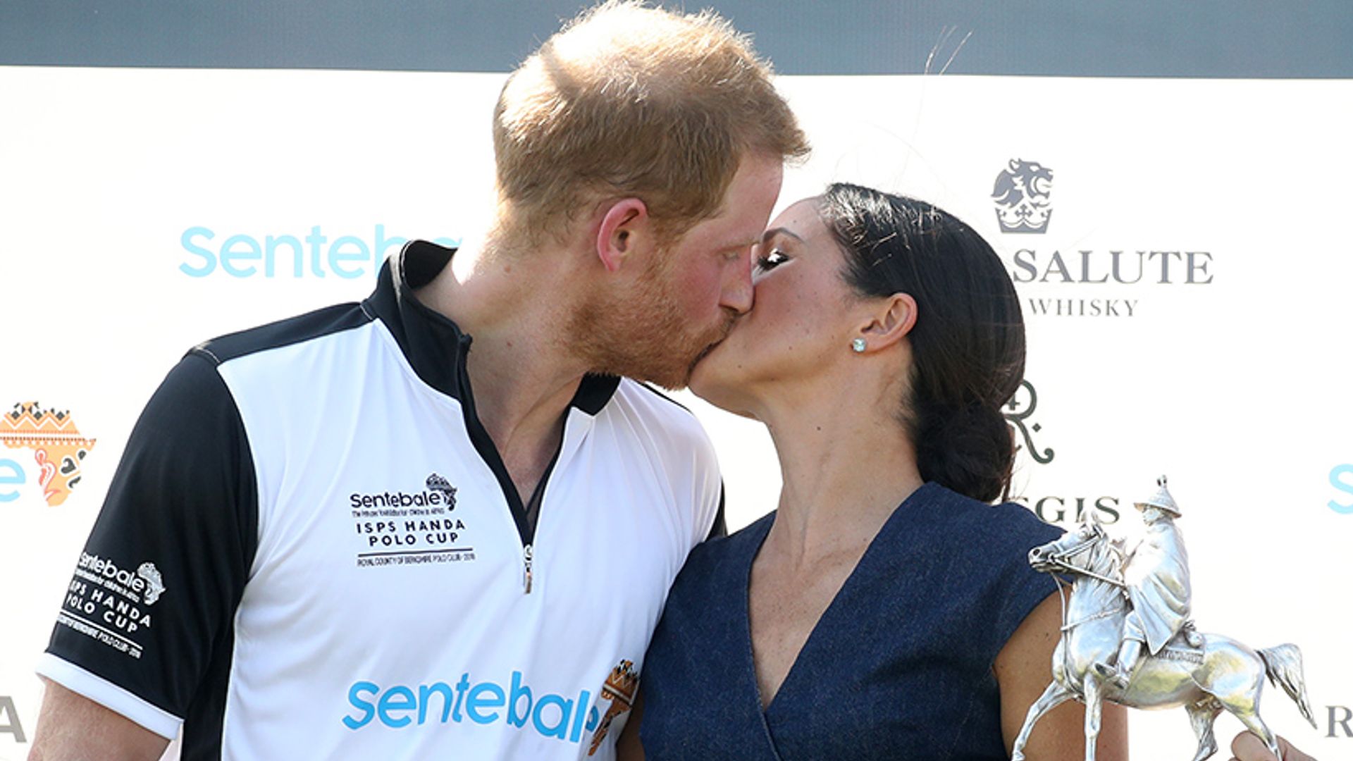harry and meghan kissing