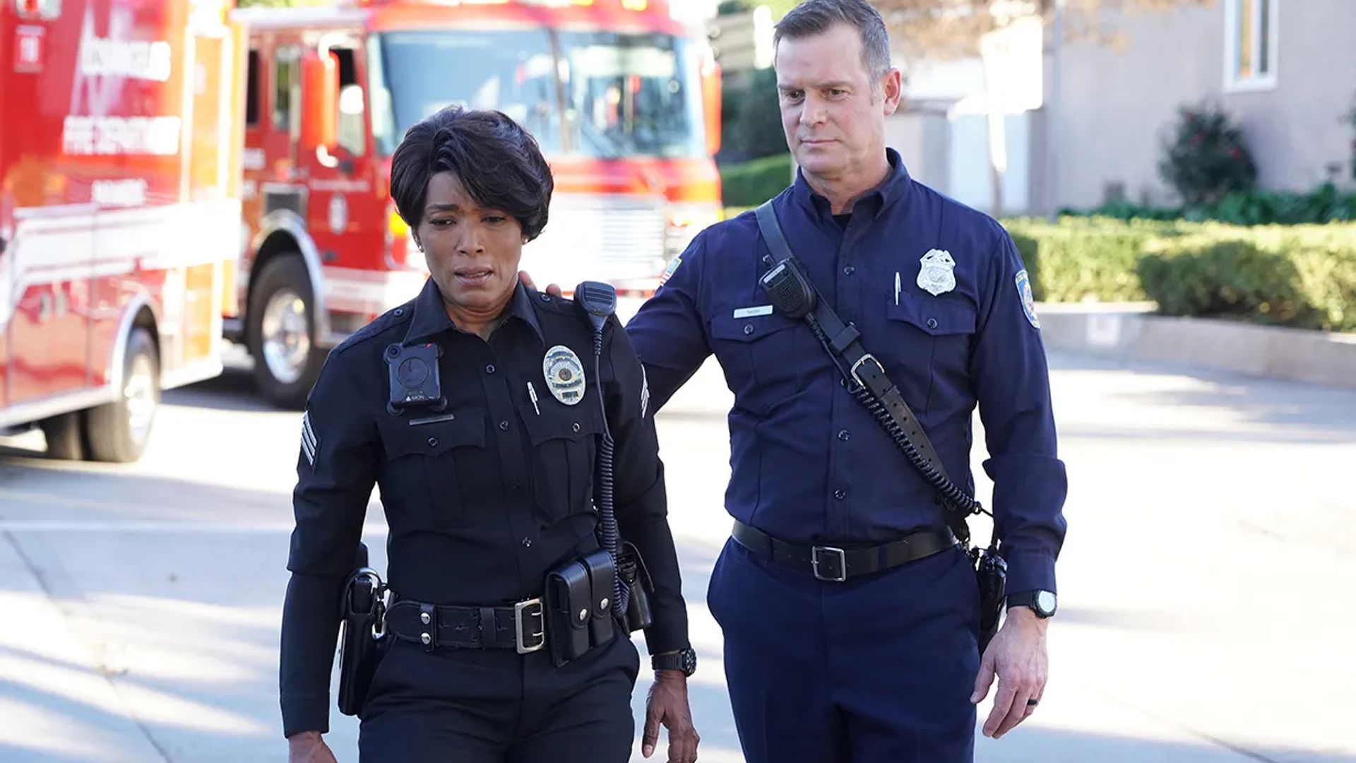 Bobby and Athena in 9-1-1