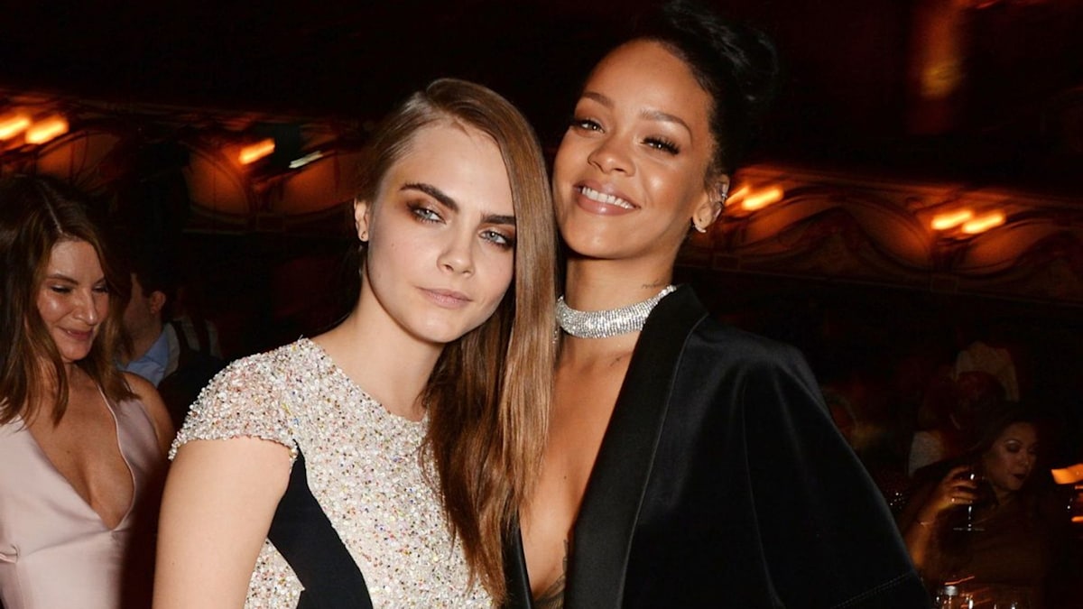 Cara Delevingne Wears Savage x Fenty Shirt in Support of Rihanna at The Super  Bowl