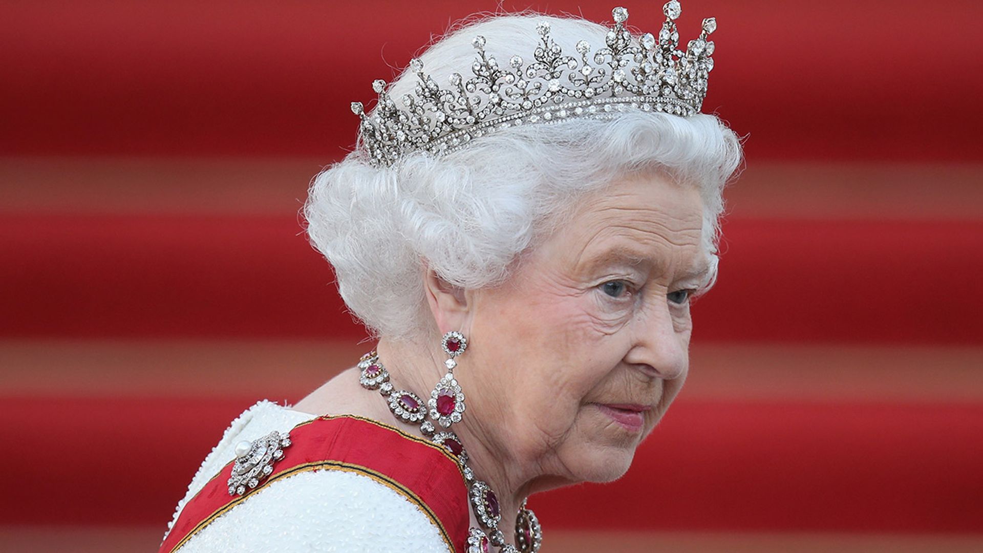 the queen wearing crown