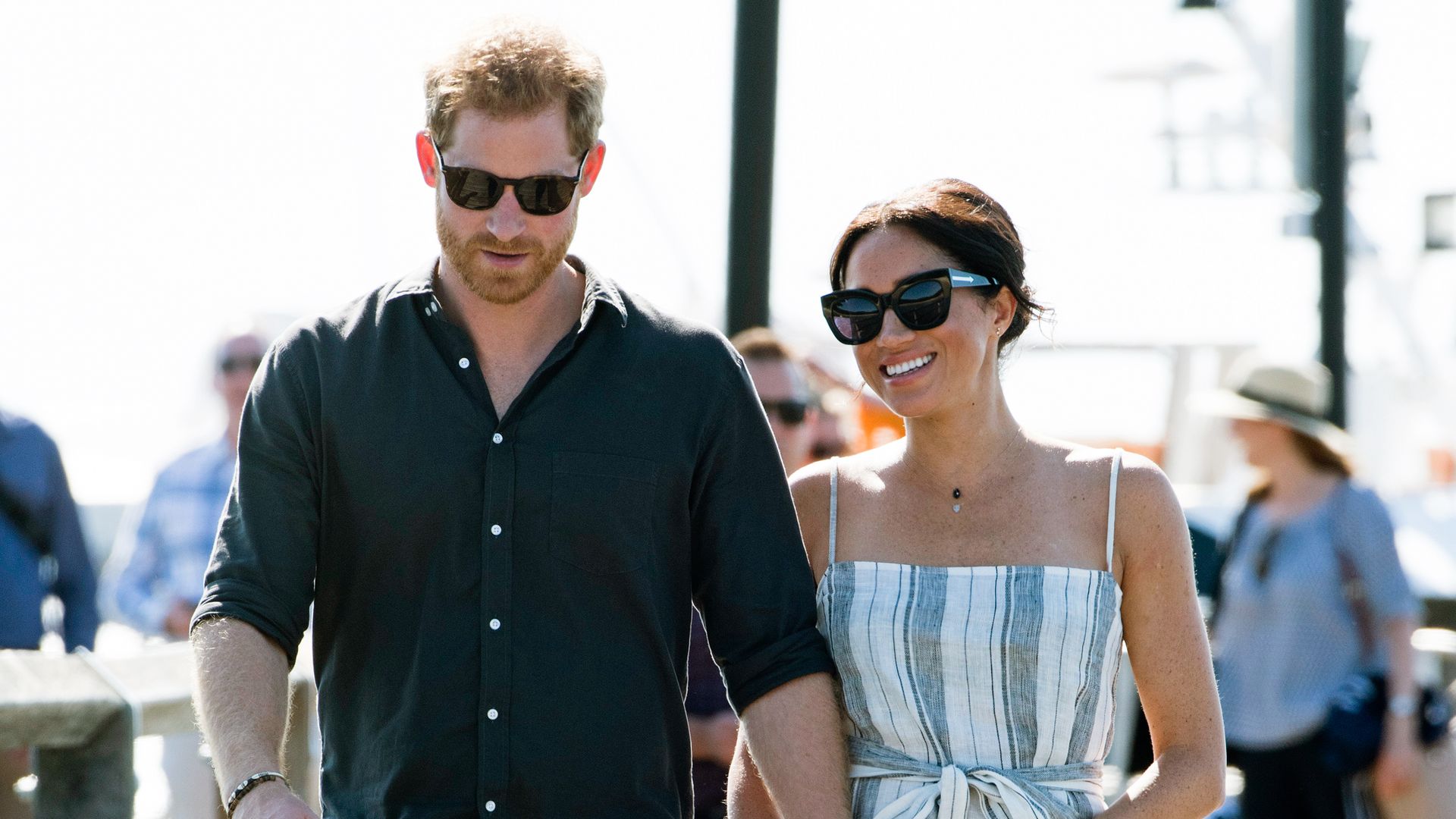 FRASER ISLAND, QUEENSLAND - OCTOBER 22:  (NO UK SALES FOR 28 DAYS) Prince Harry, Duke of Sussex and Meghan, Duchess of Sussex visit Kingfisher Bay Resort on October 22, 2018 in Fraser Island, Australia. The Duke and Duchess of Sussex are on their official 16-day Autumn tour visiting cities in Australia, Fiji, Tonga and New Zealand.  (Photo by Pool/Samir Hussein/WireImage)