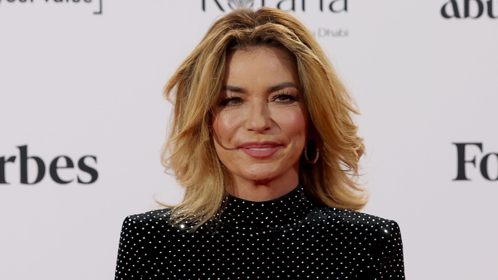 Shania Twain arrives during the Forbes 30/50 Summit International Women's Day Awards Gala 2024 on March 08, 2024 in Abu Dhabi, United Arab Emirates