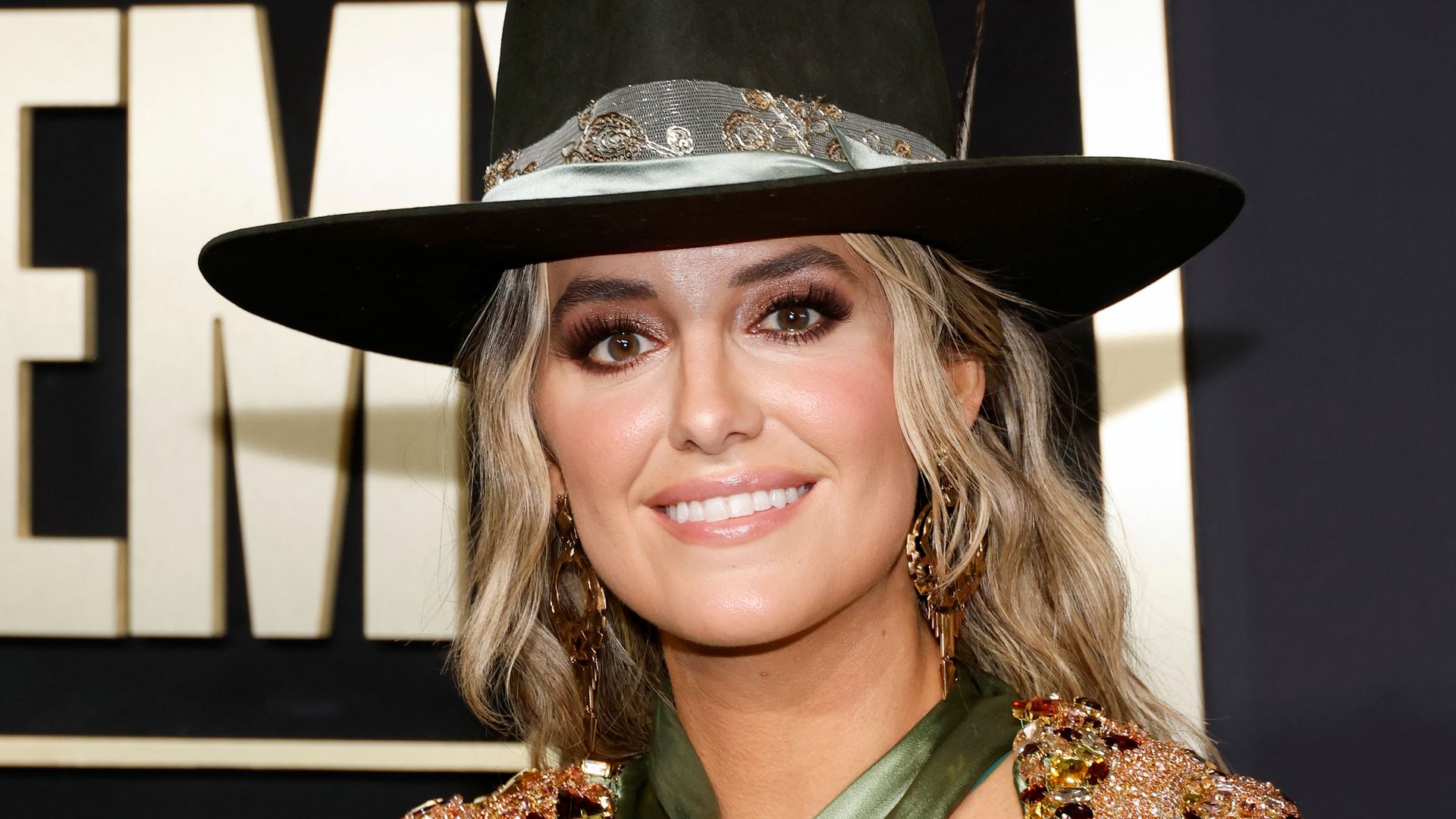 Lainey Wilson Gets Dramatic at ACM Awards 2023 in Green Jumpsuit Look