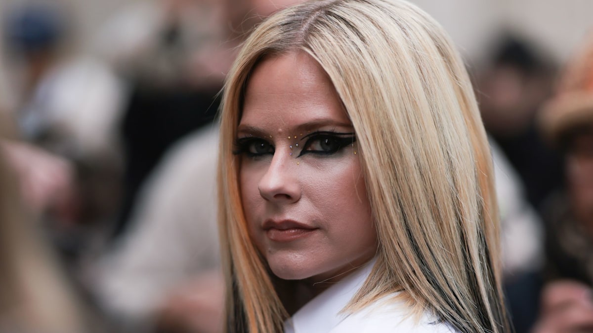 Avril Lavigne Wows In Thigh High Boots And Micro Mini And Fans Have Questions Hello 