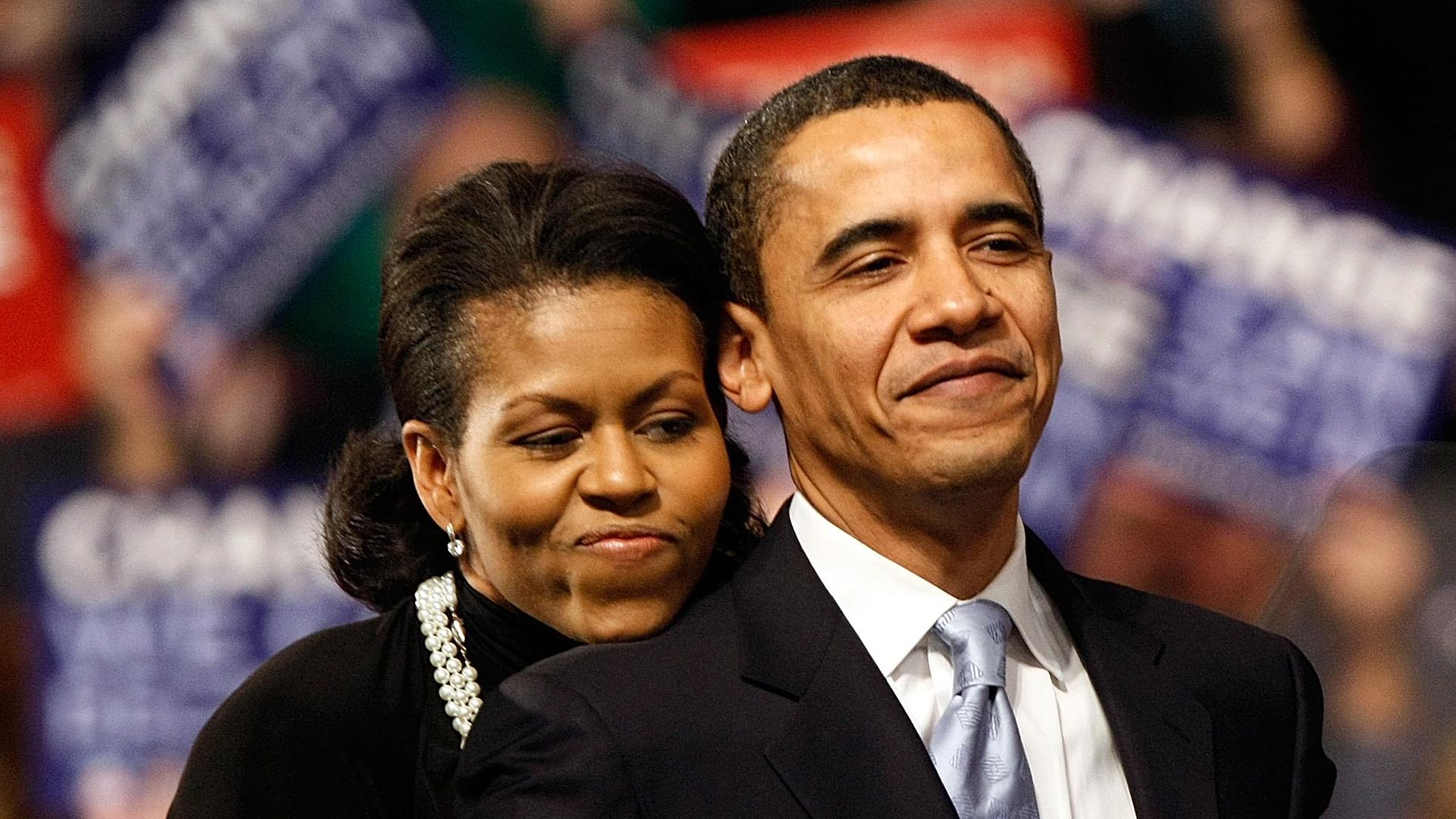 Michelle Obama's daughters Sasha and Malia pose with dad Barack in rare ...