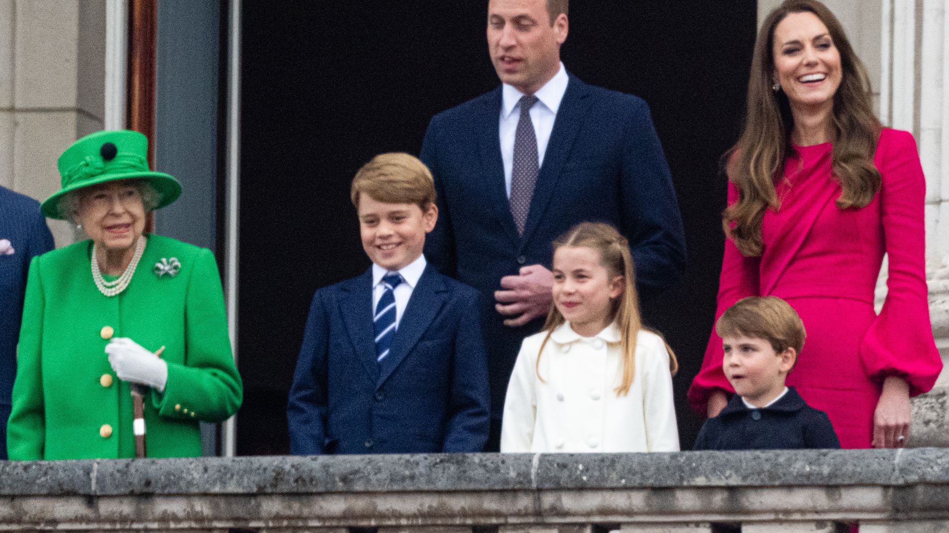 Prince George of Cambridge, Prince William, Duke of Cambridge, Princess Charlotte of Cambridge, Duchess of Cambridge and Prince Louis of Cambridge on the balcony during the Platinum Jubilee Pageant on June 05, 2022