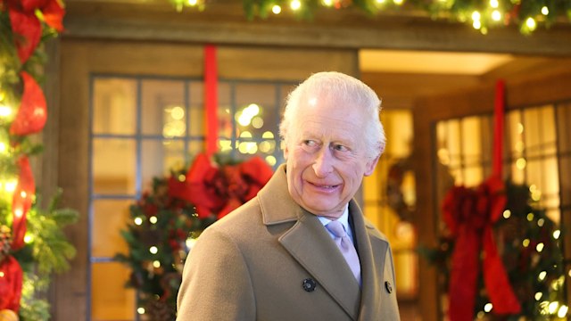 king-charles-christmas-decorations