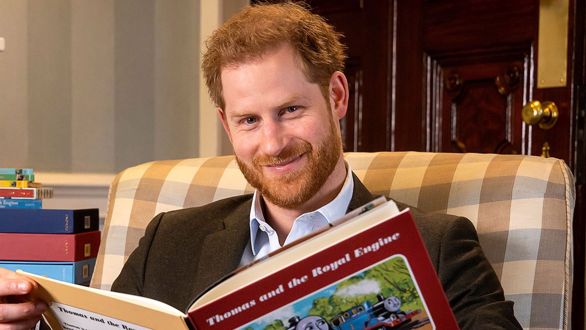 Prince Harry Holds Son Archies Attention As He Reads Sweetly To Daughter Lilibet Hello 2251