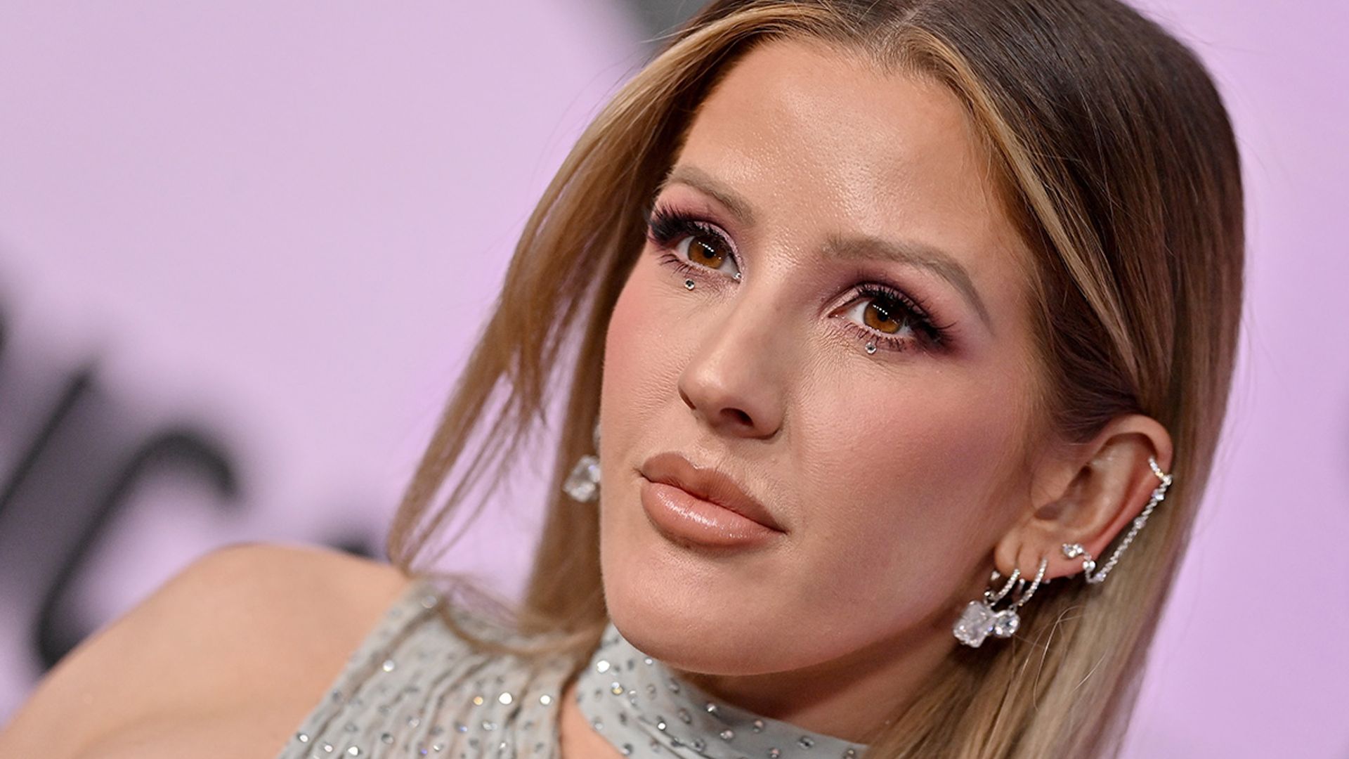 ellie goulding at the amas