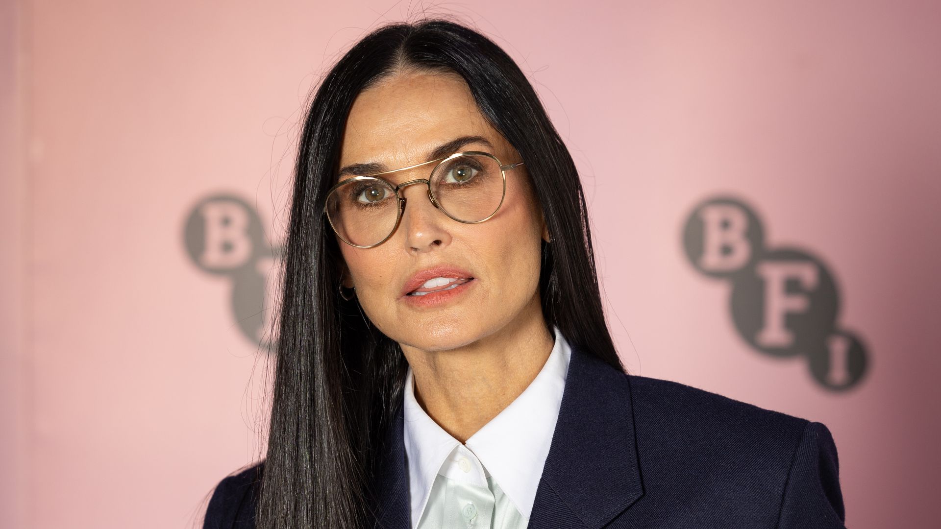 Demi Moore takes new look to the extreme in latest red carpet appearance