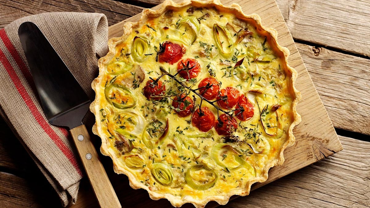 This leek, mushroom and oven-roasted tomato quiche is the perfect ...