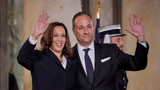 US Vice President Kamala Harris and her husband Douglas Emhoff arrive at the Elysee Palace for the inaugural dinner on the first day of the Paris Peace Forum on November 11, 2021 in Paris, France