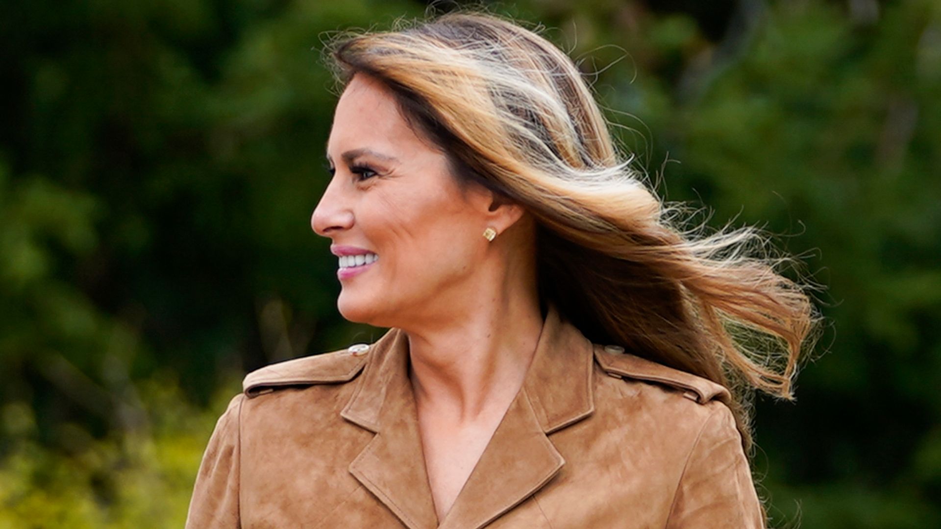 Melania Trump is beige suede jacket