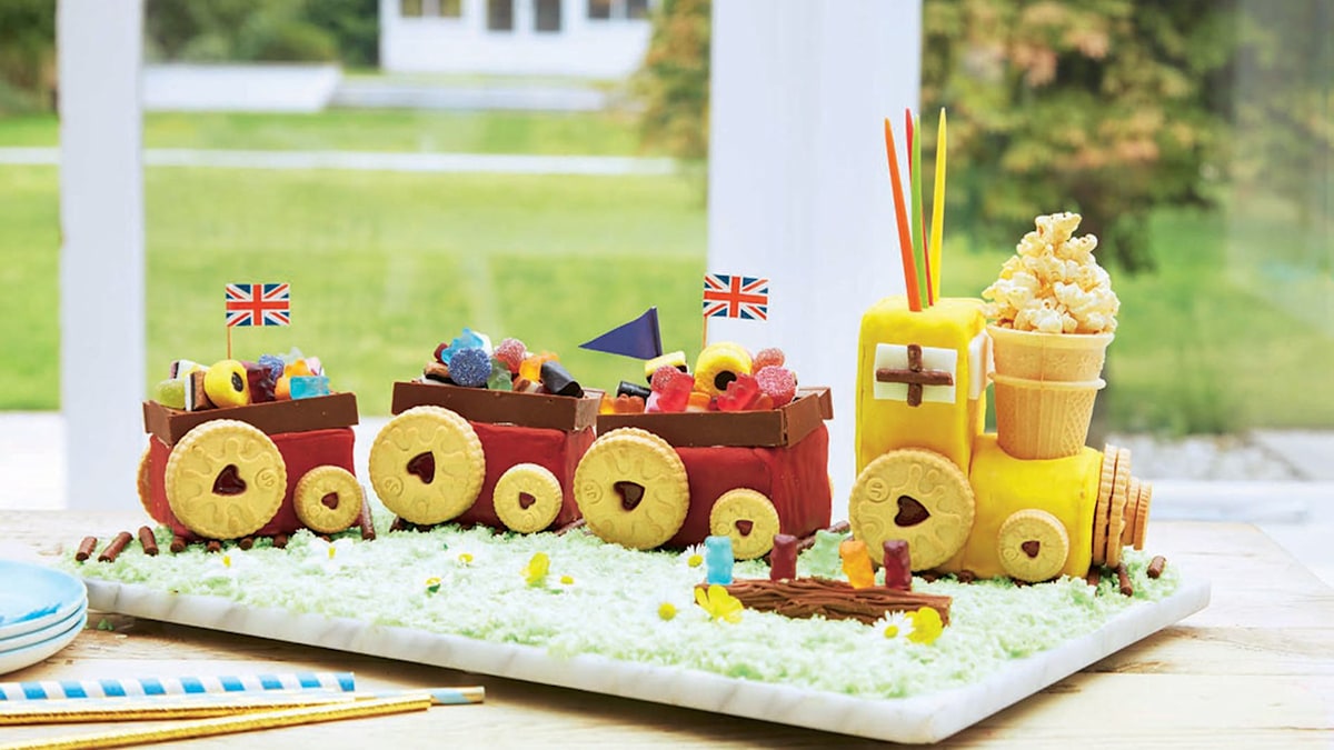 How to make a train cake @home - Very easy 