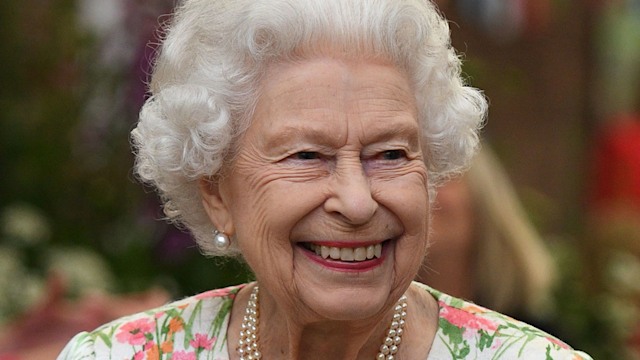 queen elizabeth smiling